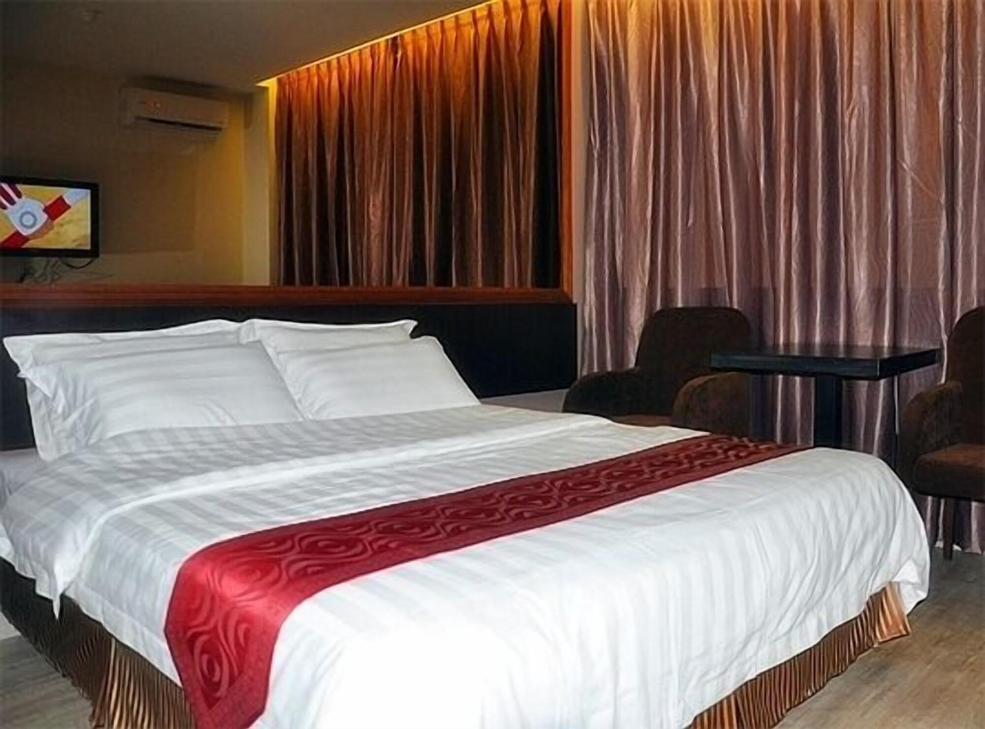Goldenhill Hotel