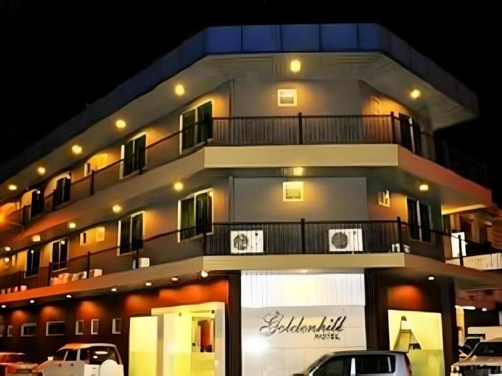 Goldenhill Hotel *
