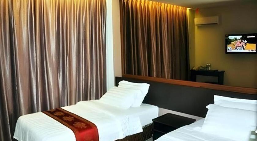 Goldenhill Hotel